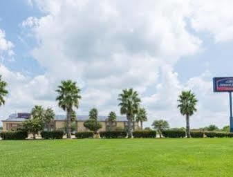 Howard Johnson By Wyndham Iowa La المظهر الخارجي الصورة
