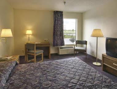 Howard Johnson By Wyndham Iowa La المظهر الخارجي الصورة
