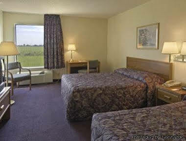 Howard Johnson By Wyndham Iowa La المظهر الخارجي الصورة
